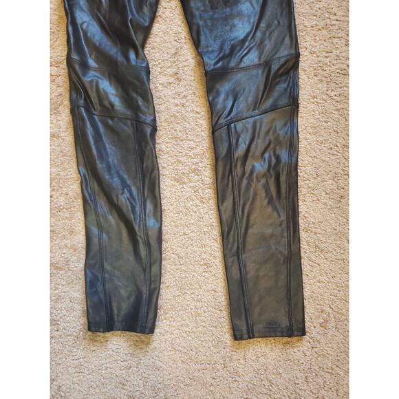 Spanx Faux Leather Black Moto Leggings Edgy Ribbed Accents Size Medium Petite - Picture 11 of 11